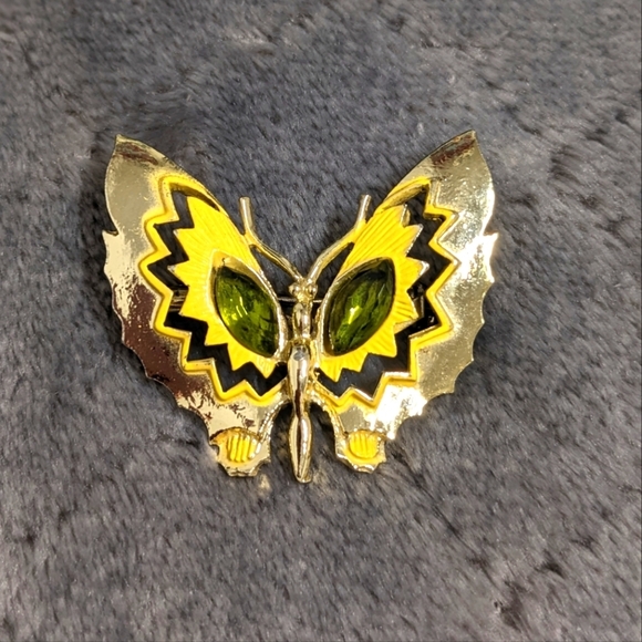 Vintage Yellow & Goldtone Butterfly Brooche w/ Green Marquee Rhinestone Accent - Picture 7 of 8